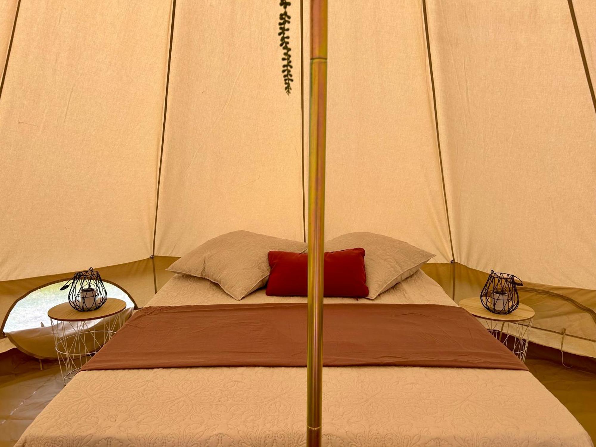 Chambre Au Jardin Tente De Charme Eguzon-Chantome Εξωτερικό φωτογραφία