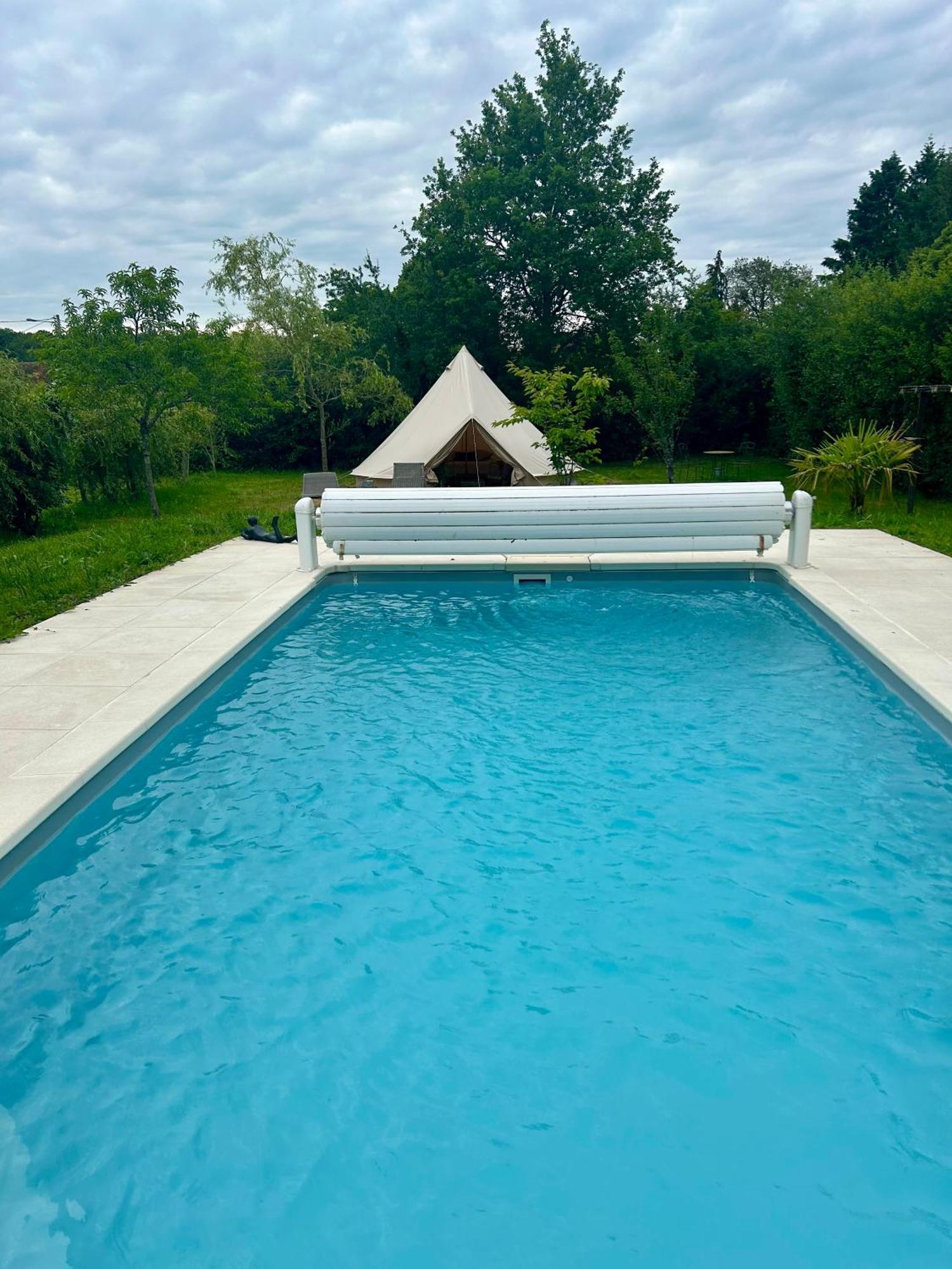 Chambre Au Jardin Tente De Charme Eguzon-Chantome Εξωτερικό φωτογραφία