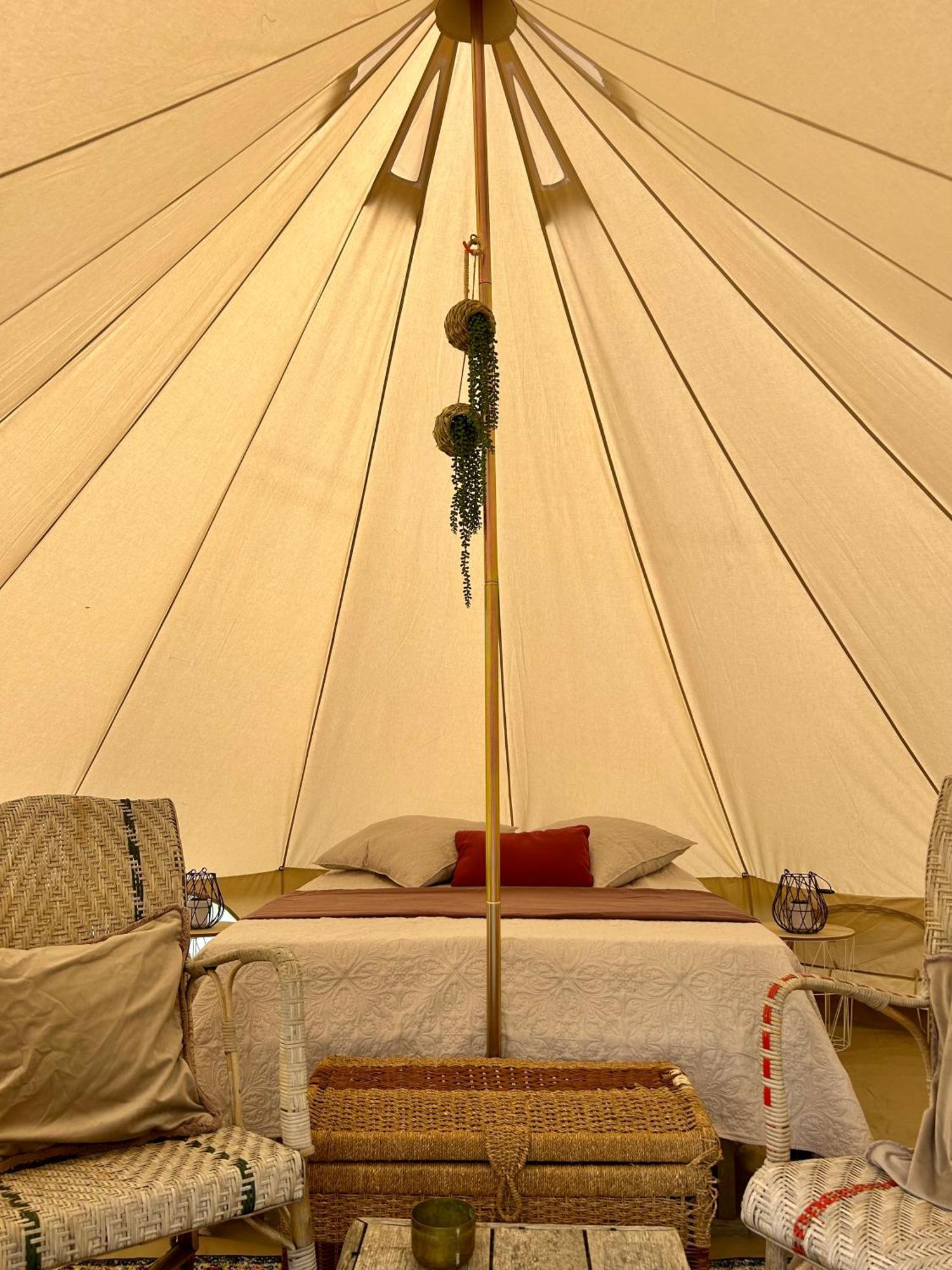 Chambre Au Jardin Tente De Charme Eguzon-Chantome Εξωτερικό φωτογραφία