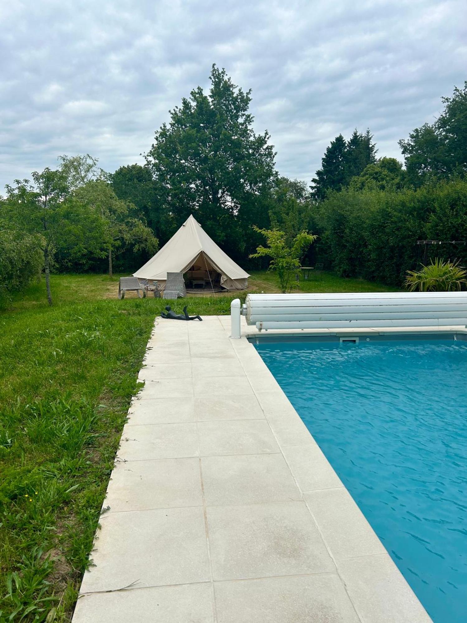 Chambre Au Jardin Tente De Charme Eguzon-Chantome Εξωτερικό φωτογραφία