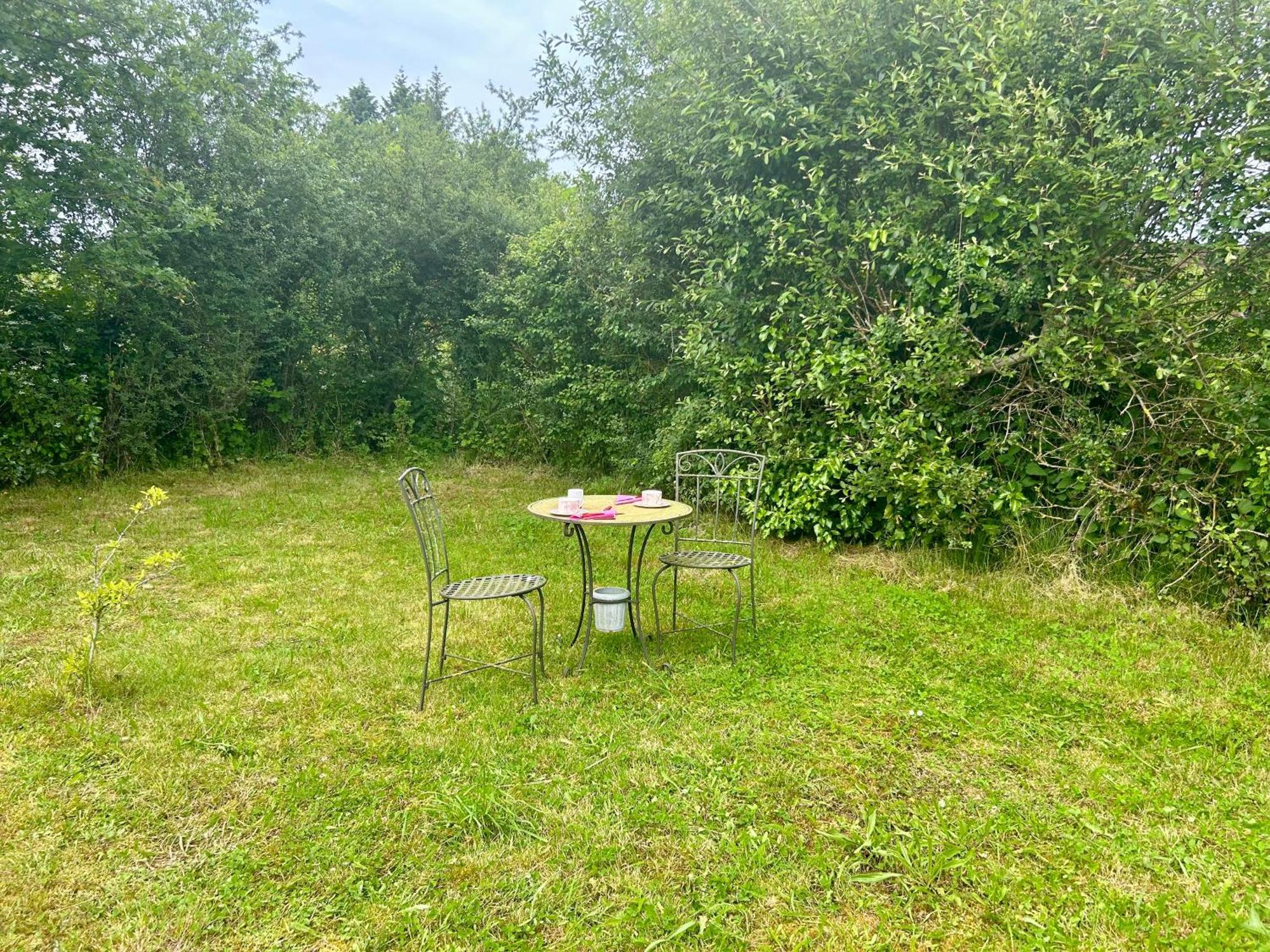 Chambre Au Jardin Tente De Charme Eguzon-Chantome Εξωτερικό φωτογραφία