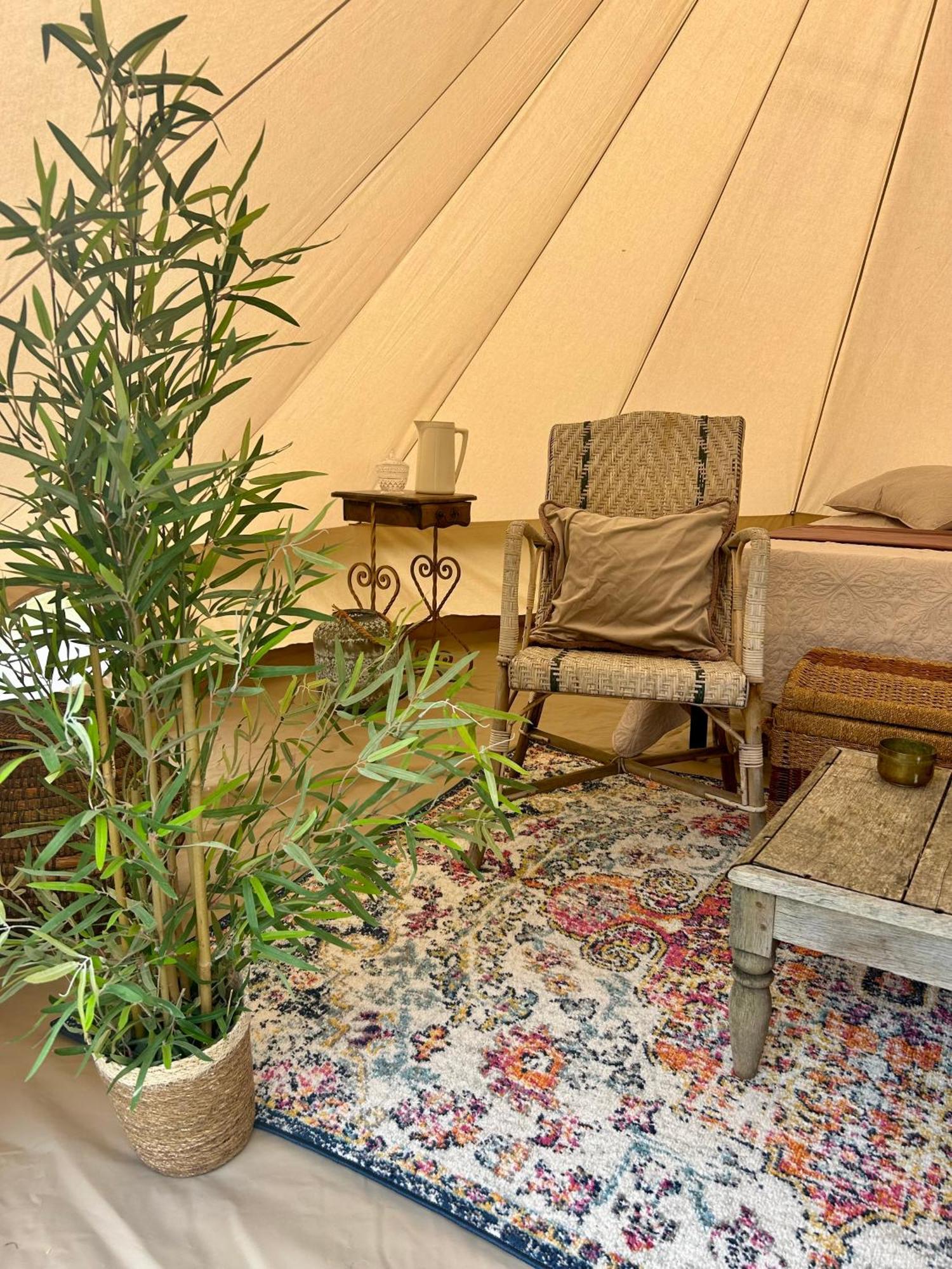 Chambre Au Jardin Tente De Charme Eguzon-Chantome Εξωτερικό φωτογραφία